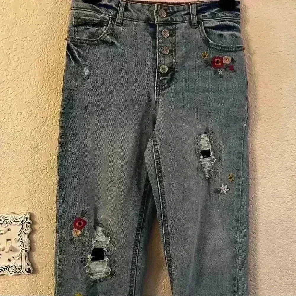 Cat & Jack Super Stretch Embroidered Distressed Girlfriend Jeans size 12 girls